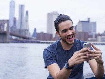 How To Turn On An Aquarius Man Through Texts (And Mistakes To Avoid When Texting)