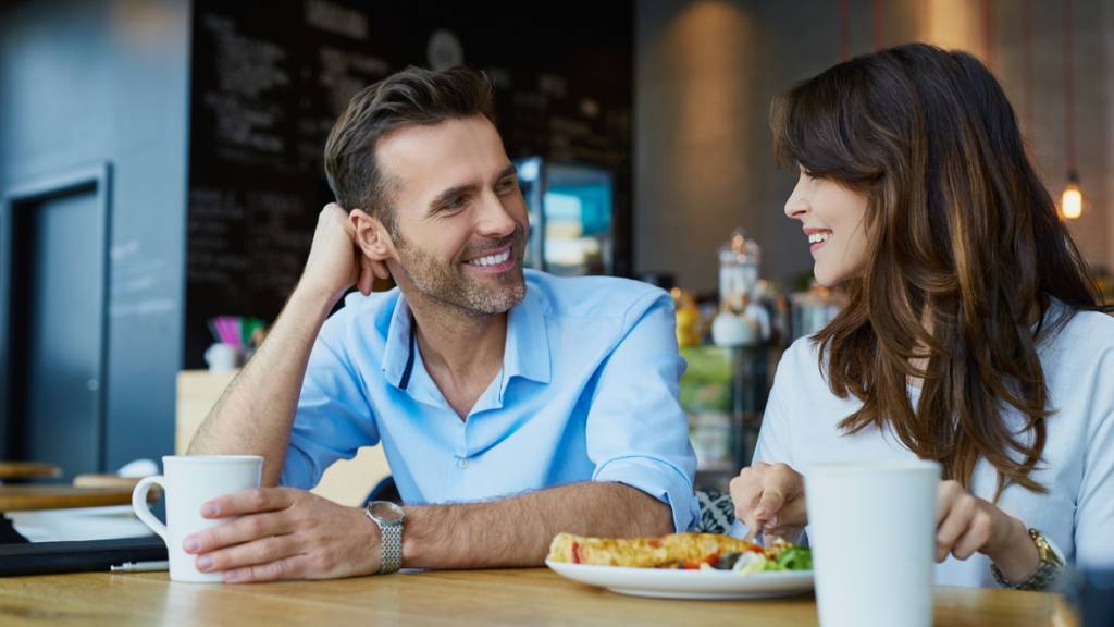 How To Ask An Aquarius Man Out (11 Easy Ways)