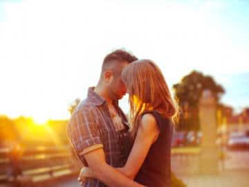 How To Make an Aquarius Man Want You: Trigger His ‘Desire’ Buttons