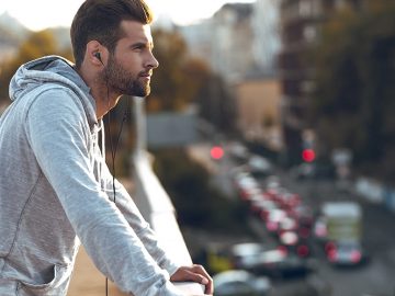 9 Aquarius Man Dark Personality Traits + Toxic Traits In Love